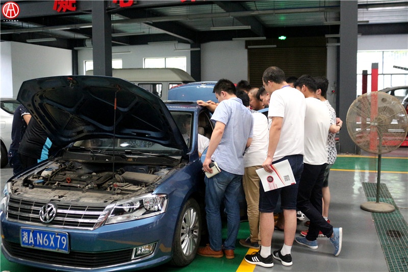 中華汽車網(wǎng)校2016年8月二手車評估師實操大課堂@chinaadec.com