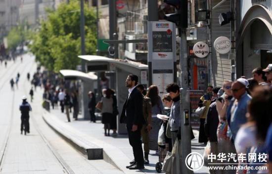 以色列高速公路上全體民眾下車默哀@m.p747qisn.cn