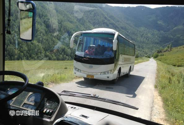 在狹窄的道路上怎樣會車？@chinaadec.com