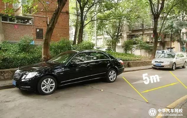 汽車駕駛寶典：車頭與前車的距離是多少米？@chinaadec.com